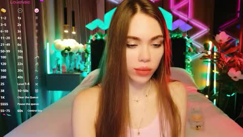 Snapshot of lucifiella chatting on 09.22.25 MimiFors online show from 09.22.25