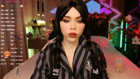 Snapshot of lucifiella chatting on 10.31.25 MimiFors online show from 10.31.25