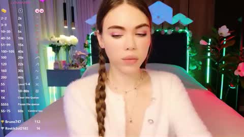 Snapshot of lucifiella chatting on 11.23.25 MimiFors online show from 11.23.25