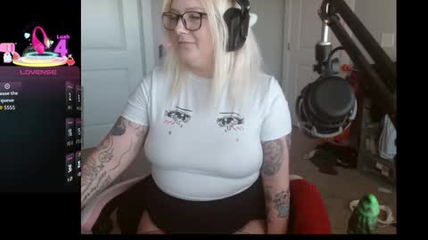 lucigooseygonewild online show from 10.17.25
