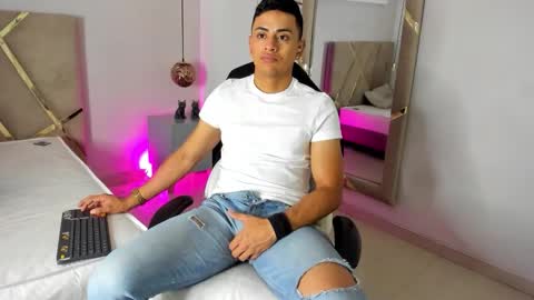 Leo online show from 11.18.25