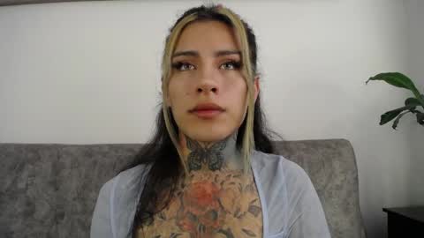 Snapshot of luciiana_lol chatting on 04.21.26 luciiana online show from 04.21.26