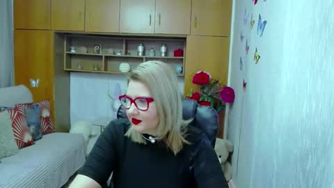 Lucille Fenly online show from 11.02.25