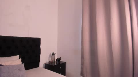 Snapshot of lucio__fox chatting on 11.17.25 Lucio online show from 11.17.25