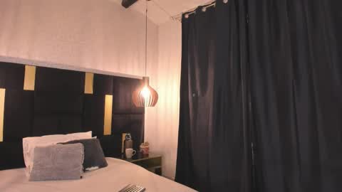 Snapshot of lucio__fox chatting on 11.30.25 Lucio online show from 11.30.25