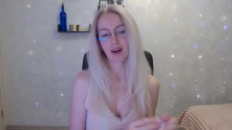 Snapshot of luckcristal chatting on 03.12.26 Arina online show from 03.12.26