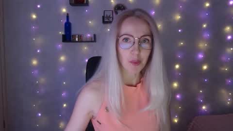 Snapshot of luckcristal chatting on 03.15.26 Arina online show from 03.15.26