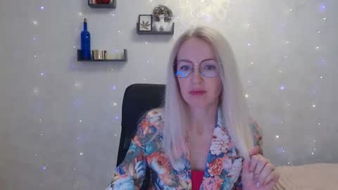Snapshot of luckcristal chatting on 03.18.26 Arina online show from 03.18.26