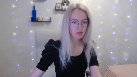 Snapshot of luckcristal chatting on 03.19.26 Arina online show from 03.19.26