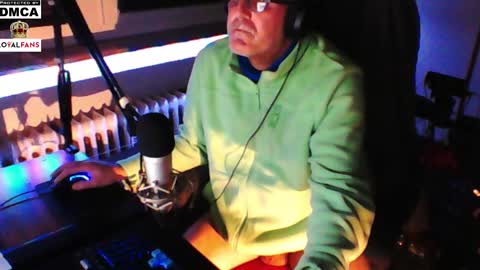 Snapshot of luckyfreak1 chatting on 02.23.25 call me Stefan online show from 02.23.25