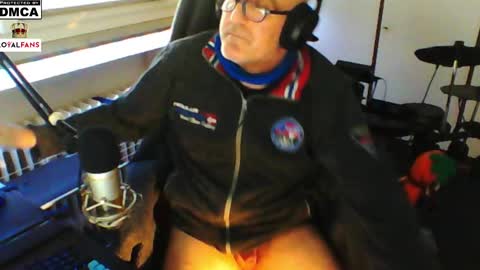 Snapshot of luckyfreak1 chatting on 03.02.25 call me Stefan online show from 03.02.25