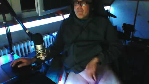 Snapshot of luckyfreak1 chatting on 04.18.26 call me Stefan online show from 04.18.26
