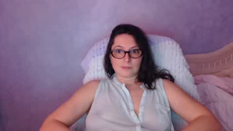Snapshot of luckylinda23 chatting on 03.18.26 luckylinda23 online show from 03.18.26