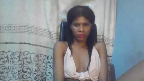 Snapshot of luckymadequeen chatting on 09.25.25 Gloria online show from 09.25.25