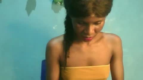 Snapshot of luckymadequeen chatting on 10.04.25 Gloria online show from 10.04.25