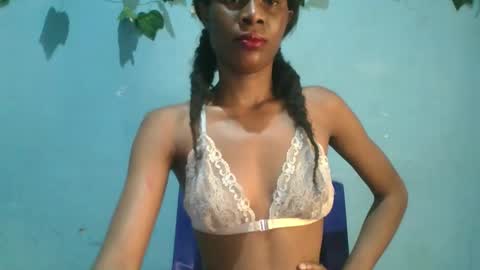 Snapshot of luckymadequeen chatting on 11.20.25 Gloria online show from 11.20.25