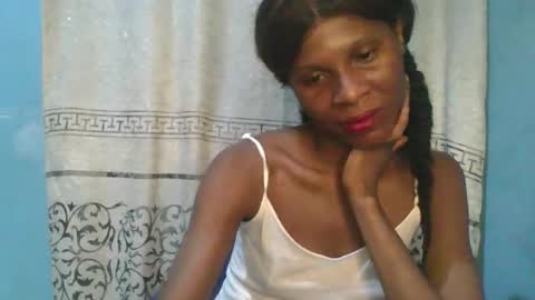 Snapshot of luckymadequeen chatting on 11.27.25 Gloria online show from 11.27.25