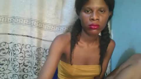 Snapshot of luckymadequeen chatting on 11.30.25 Gloria online show from 11.30.25