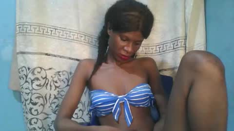 Snapshot of luckymadequeen chatting on 12.02.25 Gloria online show from 12.02.25