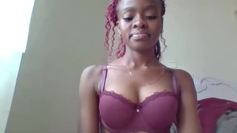 Snapshot of luckyqueen3 chatting on 03.09.25 lilian online show from 03.09.25