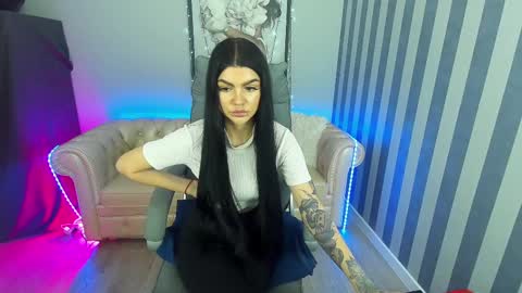 Monika online show from 02.12.25