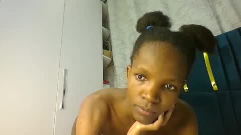 Snapshot of luckyy003 chatting on 12.22.25 brielle online show from 12.22.25