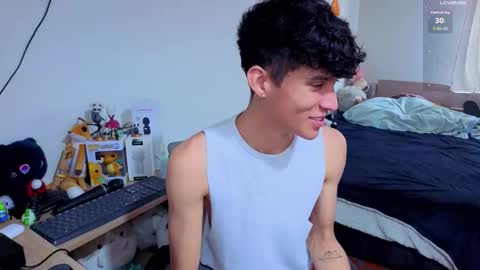 Lu Independent Model online show from 11.23.25