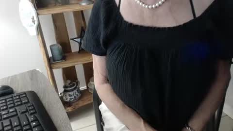 lucy_0000 online show from 10.19.25
