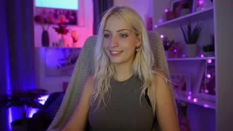 Snapshot of lucy_cutie_ chatting on 07.25.26 Cutie Lucy online show from 07.25.26