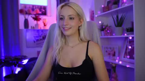 Snapshot of lucy_cutie_ chatting on 07.28.26 Cutie Lucy online show from 07.28.26