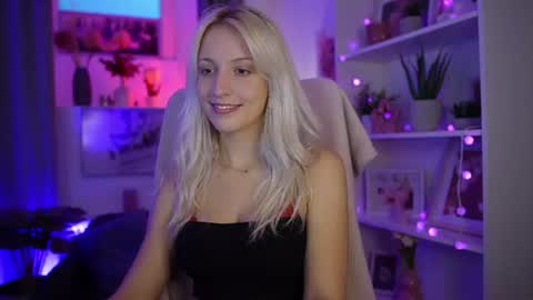 Snapshot of lucy_cutie_ chatting on 07.31.26 Cutie Lucy online show from 07.31.26