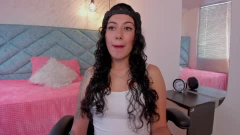 Lucy Greys online show from 04.10.26