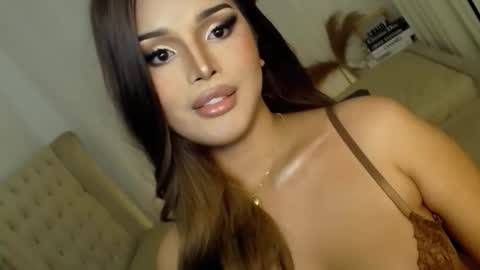 Snapshot of lucy_heartfiliaxxx chatting on 11.26.25 MONA online show from 11.26.25