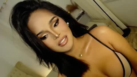 Snapshot of lucy_heartfiliaxxx chatting on 12.03.25 MONA online show from 12.03.25