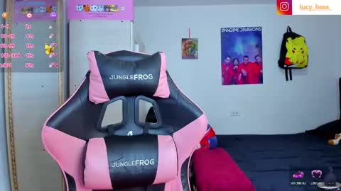 Snapshot of lucy_hess_ chatting on 10.28.25 Lucy online show from 10.28.25