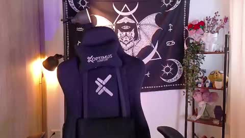 lucy meoww online show from 02.21.25