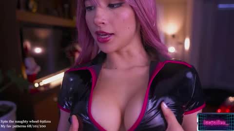 Snapshot of lucyallenx chatting on 01.09.26 Lucy Alien online show from 01.09.26