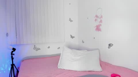 Snapshot of lucygarciia chatting on 01.07.26 Lucy online show from 01.07.26