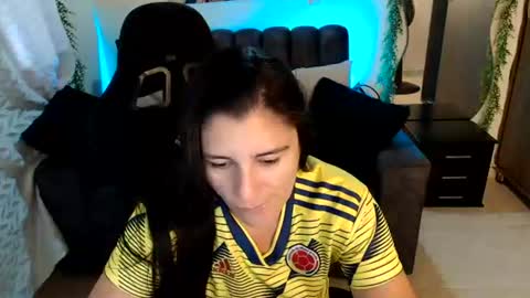 Snapshot of lucyli_ chatting on 06.17.26 LUCY online show from 06.17.26
