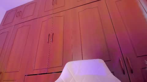 Snapshot of lucyshen_ chatting on 06.19.26 luciana online show from 06.19.26