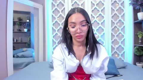 Lucy Liiu online show from 03.04.25