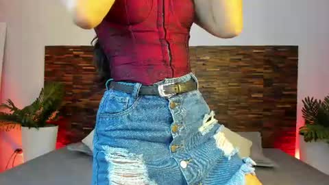 Snapshot of lucyy_liiu chatting on 07.11.26 Lucy Liiu online show from 07.11.26