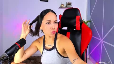 Snapshot of lucyy_rose chatting on 10.16.25 o online show from 10.16.25