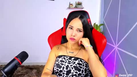 Snapshot of lucyy_rose chatting on 10.28.25 o online show from 10.28.25