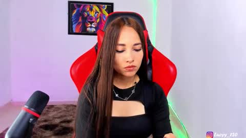 Snapshot of lucyy_rose chatting on 02.07.26 o online show from 02.07.26