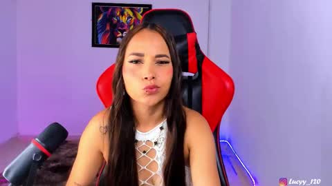 Snapshot of lucyy_rose chatting on 02.12.26 o online show from 02.12.26