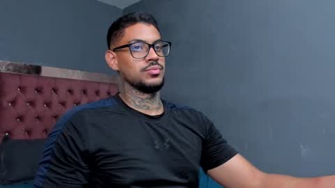 Luigi Vitale online show from 03.12.25