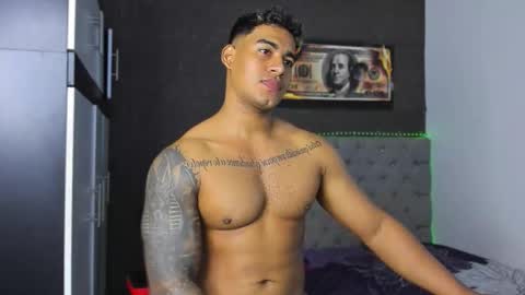 Luigi Independent model online show from 11.15.25