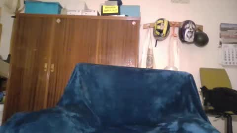 A slave to the mistress.. un esclavo para las amas dominantes. online show from 12.01.25