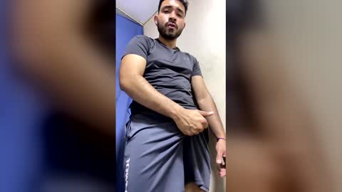 Snapshot of luis_hunk chatting on 04.28.26 Andrew online show from 04.28.26